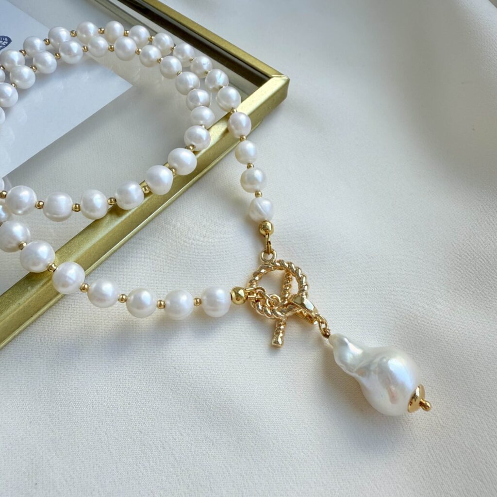 Какие украшения надеть на Новый год 2026