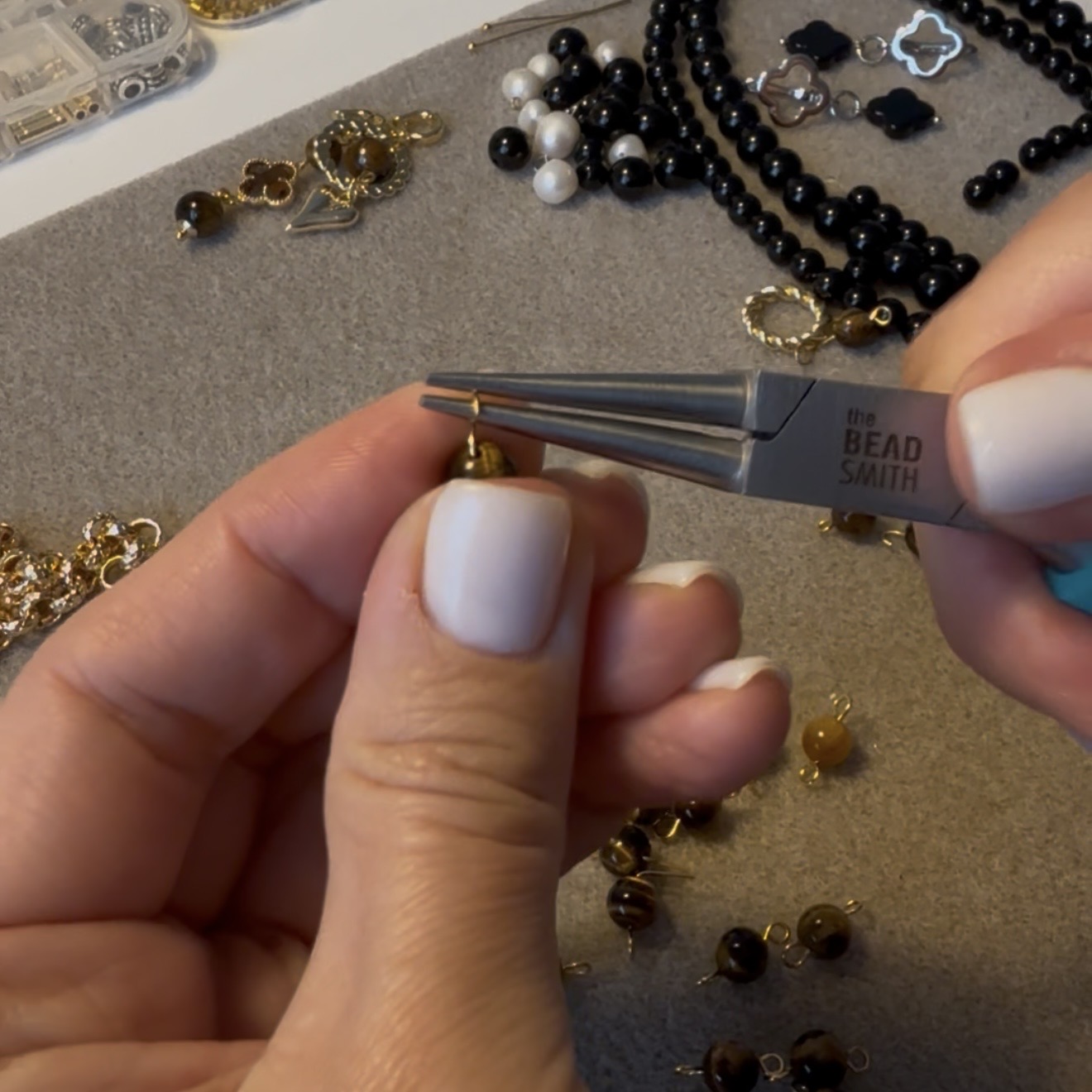 Комплект с тигровым глазом и клевером "Нафиса" — изображение 10