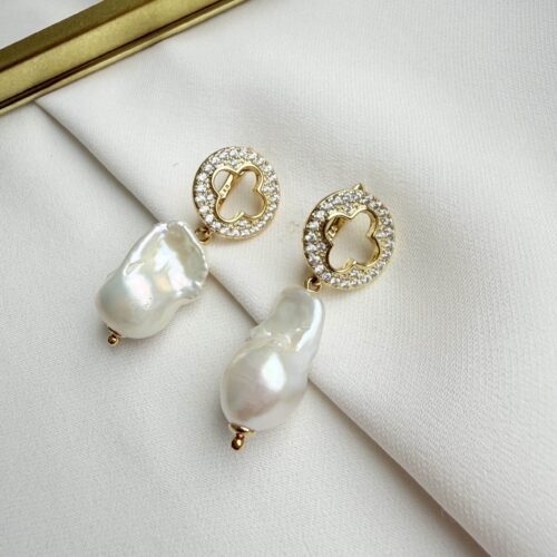 Серьги с фианитами и барочным жемчугом