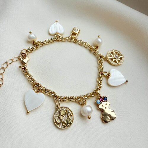 Браслет с подвесками из жемчуга и перламутра