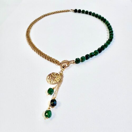 Колье из халцедона "Изумрудное искушение"