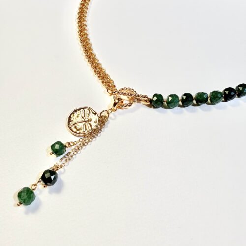 Колье из халцедона "Изумрудное искушение"