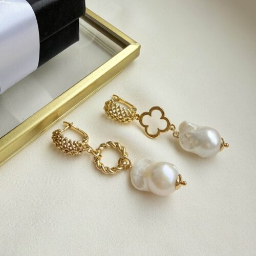 Крупные серьги с барочным жемчугом