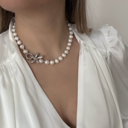 Колье из жемчуга с бантиком