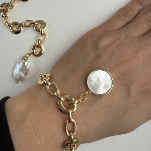 Браслет с подвеской из перламутра